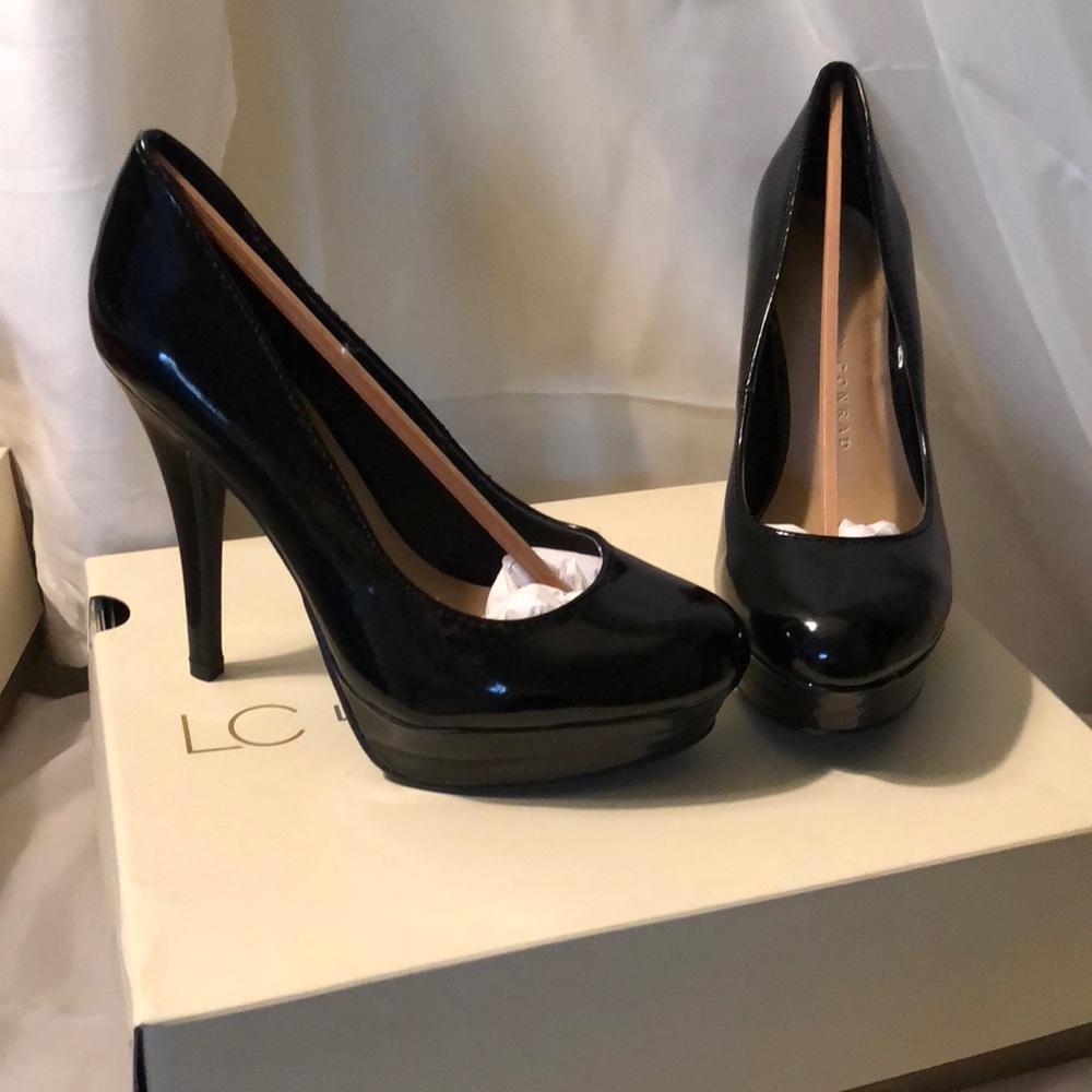 NWT LC Lauren Conrad black pumps